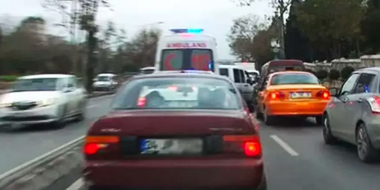 Ambulansın peşine takılarak yol isteyen sürücü yakalandı